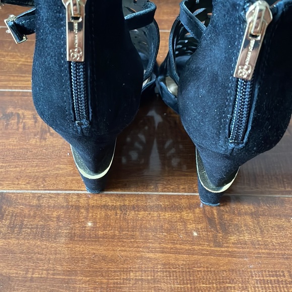 Jessica Simpson wedgies - Picture 3 of 4